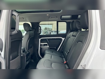 Used Land Rover Defender 2023 for sale - 75580078: Photo