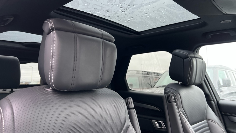 Used Land Rover Discovery 2023 for sale - 76766300: Photo 20