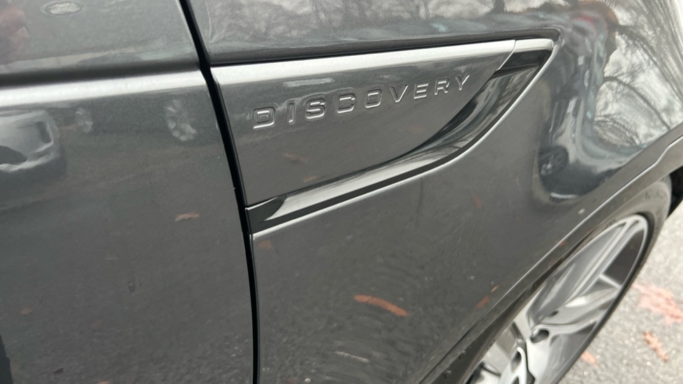 Used Land Rover Discovery 2023 for sale - 76766300: Photo 21