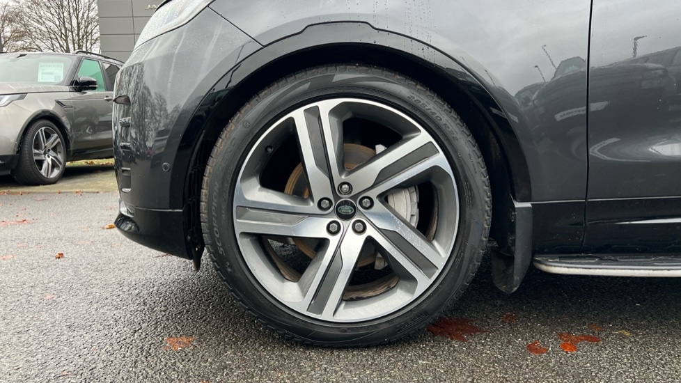 Used Land Rover Discovery 2023 for sale - 76766300: Photo 31