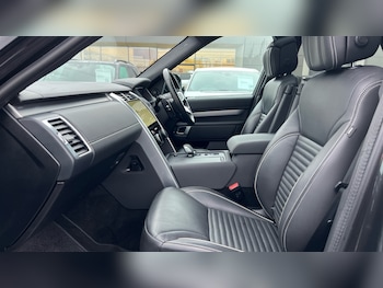 Used Land Rover Discovery 2023 for sale - 76766300: Photo