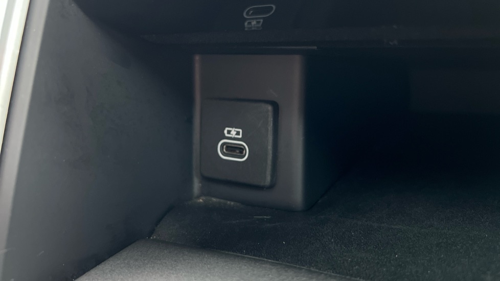 Used Land Rover Discovery 2023 for sale - 76766300: Photo 43