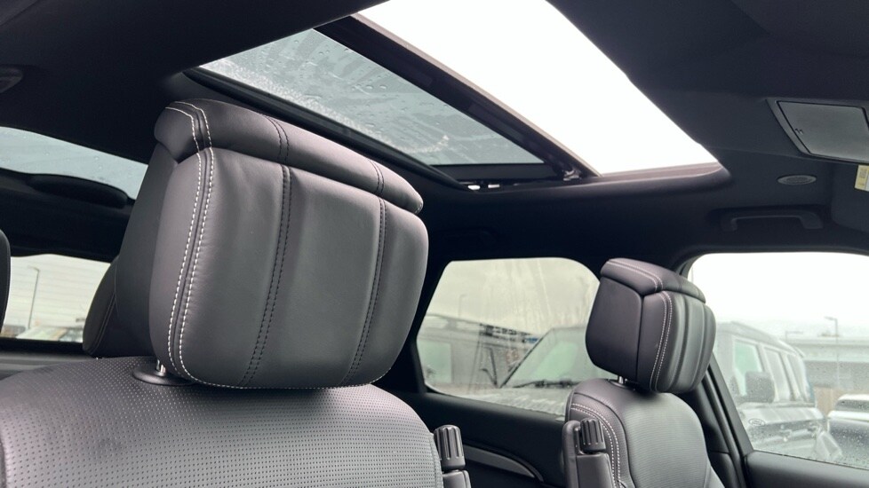 Used Land Rover Discovery 2023 for sale - 76766300: Photo 46