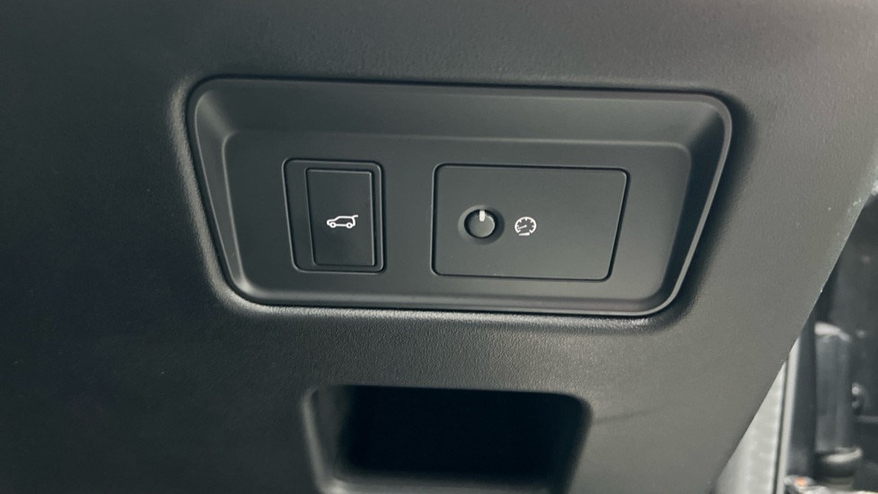 Used Land Rover Discovery 2023 for sale - 76766300: Photo 49