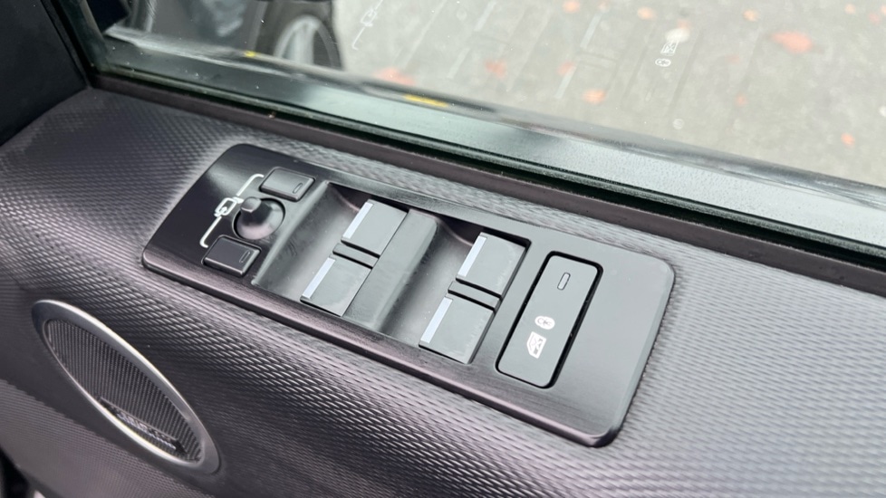 Used Land Rover Discovery 2023 for sale - 76766300: Photo 52