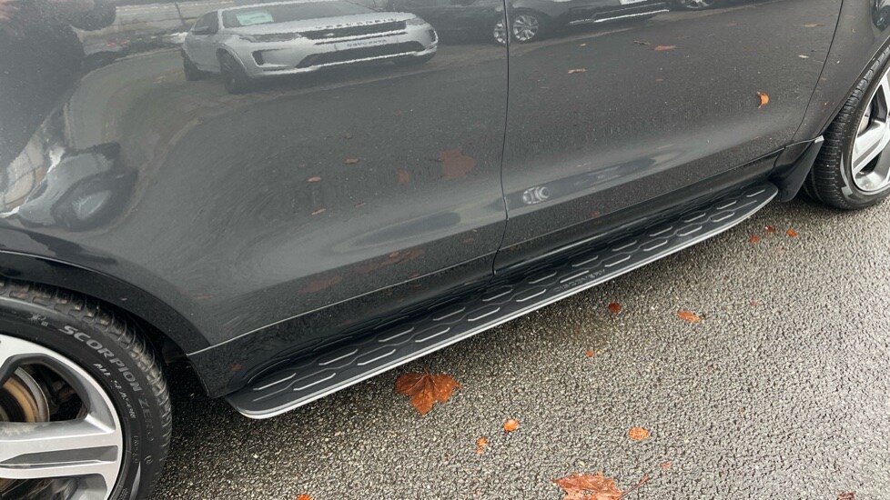 Used Land Rover Discovery 2023 for sale - 76766300: Photo 53