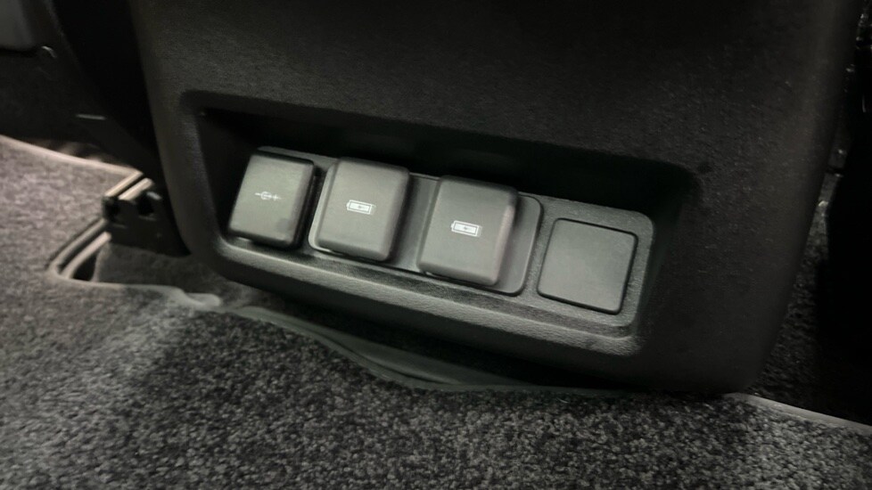 Used Land Rover Discovery 2023 for sale - 76766300: Photo 55