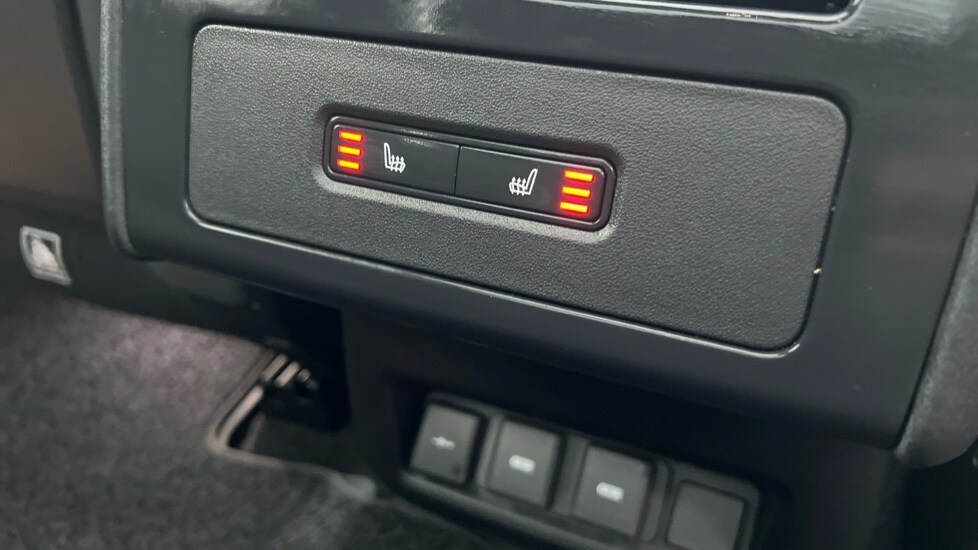 Used Land Rover Discovery 2023 for sale - 76766300: Photo 56