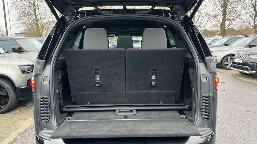 Used Land Rover Discovery 2023 for sale - 76766300: Photo 61