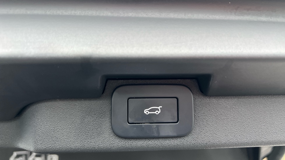 Used Land Rover Discovery 2023 for sale - 76766300: Photo 63