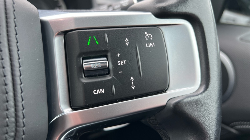 Used Land Rover Discovery 2023 for sale - 76766300: Photo 65