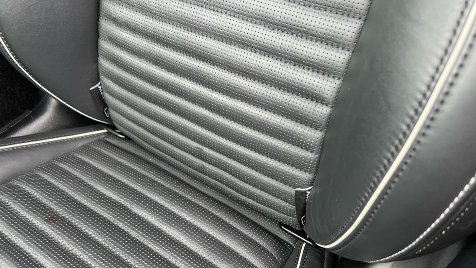 Used Land Rover Discovery 2023 for sale - 76766300: Photo 81