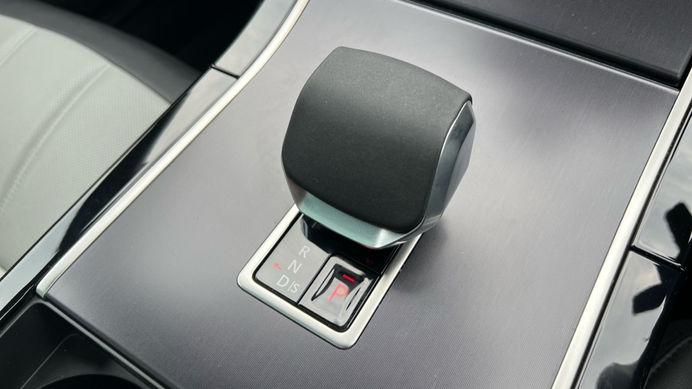 Used Land Rover Range Rover Evoque 2025 for sale - 76145935: Photo 13