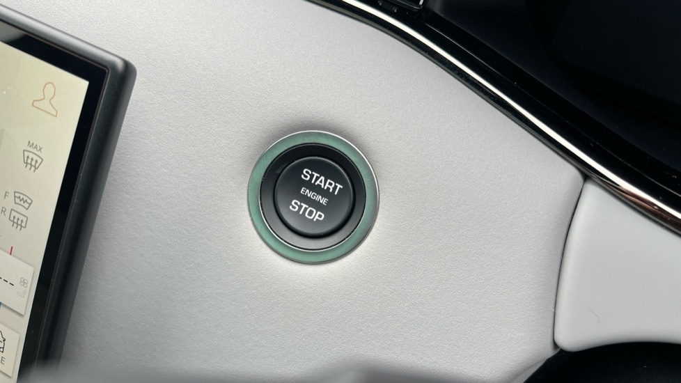 Used Land Rover Range Rover Evoque 2025 for sale - 76145935: Photo 46