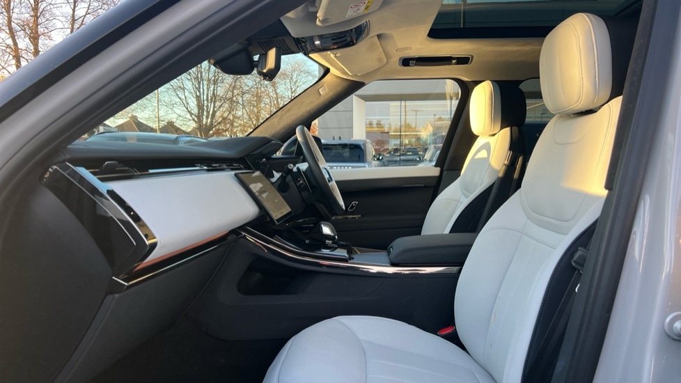 Used Land Rover Range Rover Sport 2023 for sale - 76766308: Photo 3