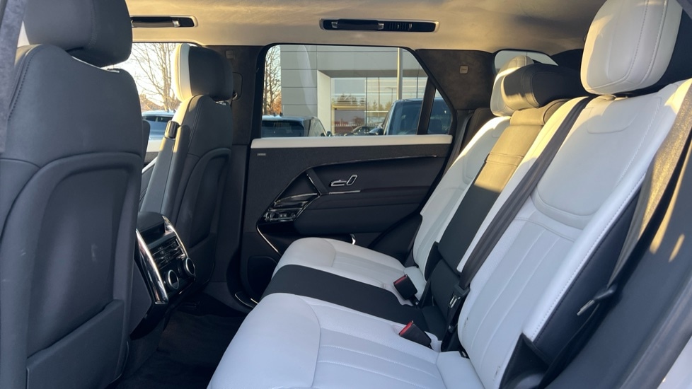 Used Land Rover Range Rover Sport 2023 for sale - 76766308: Photo 4