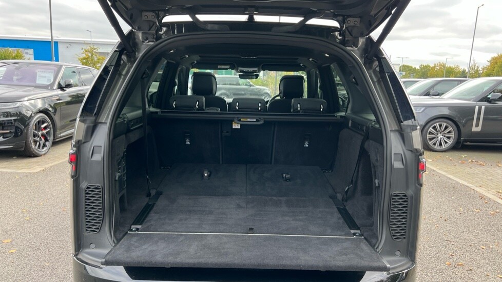 Used Land Rover Discovery 2024 for sale - 76018195: Photo 10