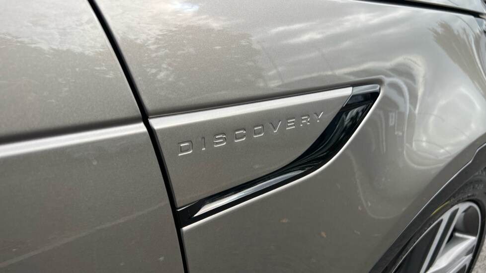 Used Land Rover Discovery 2024 for sale - 76018195: Photo 21