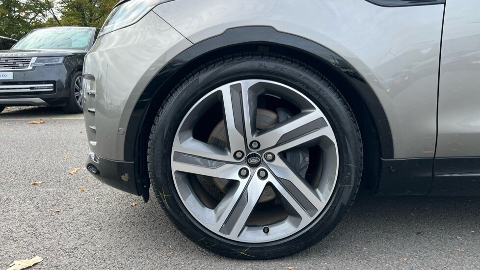 Used Land Rover Discovery 2024 for sale - 76018195: Photo 31