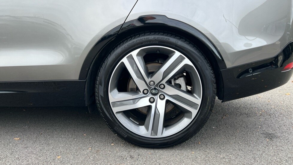 Used Land Rover Discovery 2024 for sale - 76018195: Photo 33