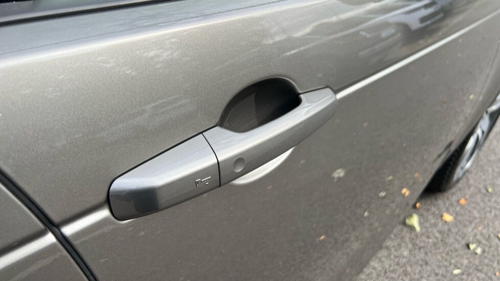 Used Land Rover Discovery 2024 for sale - 76018195: Photo 37