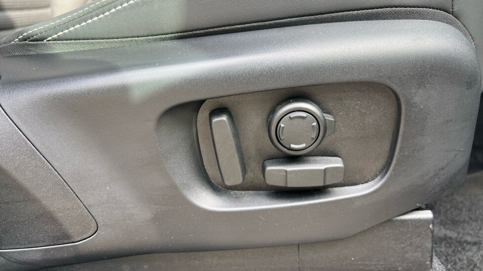 Used Land Rover Discovery 2024 for sale - 76018195: Photo 39