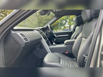 Used Land Rover Discovery 2024 for sale - 76018195: Photo 3