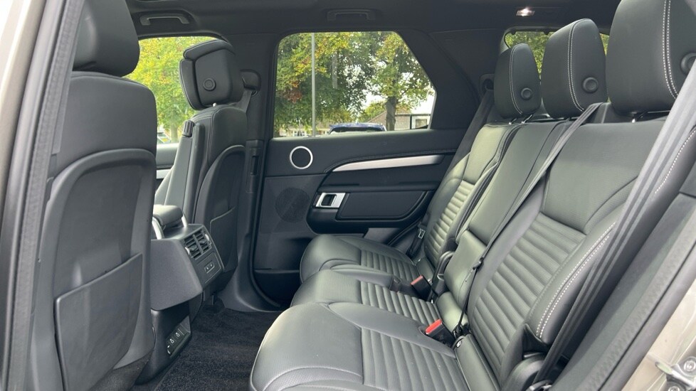 Used Land Rover Discovery 2024 for sale - 76018195: Photo 4