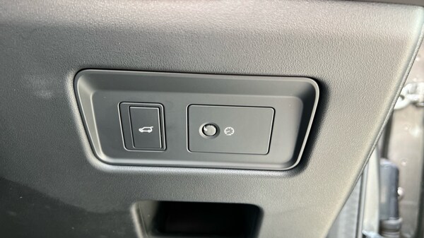Used Land Rover Discovery 2024 for sale - 76018195: Photo 48