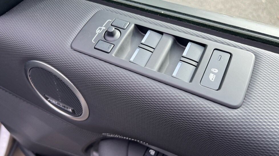 Used Land Rover Discovery 2024 for sale - 76018195: Photo 50