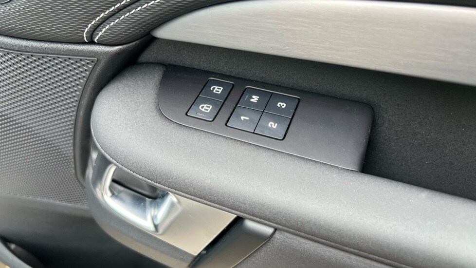 Used Land Rover Discovery 2024 for sale - 76018195: Photo 51