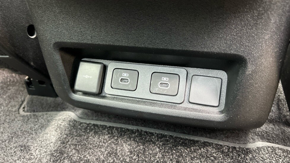 Used Land Rover Discovery 2024 for sale - 76018195: Photo 53