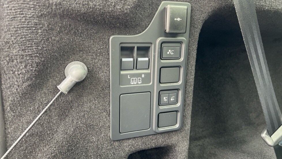 Used Land Rover Discovery 2024 for sale - 76018195: Photo 59