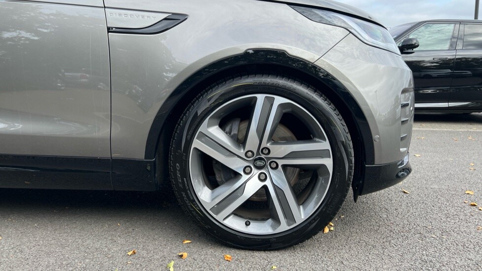 Used Land Rover Discovery 2024 for sale - 76018195: Photo 8