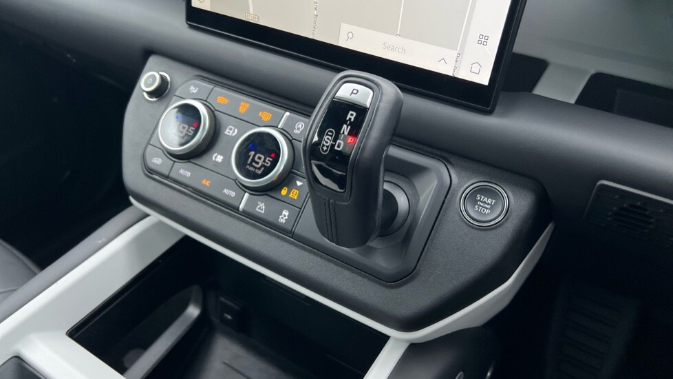 Used Land Rover Defender 2024 for sale - 76116985: Photo 13