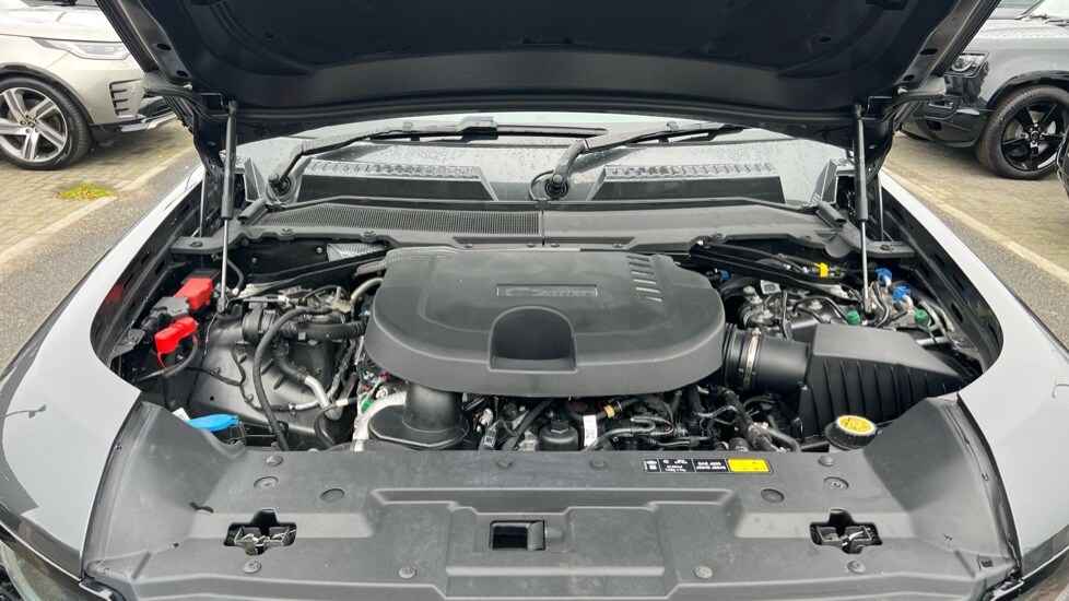 Used Land Rover Defender 2024 for sale - 76116985: Photo 30