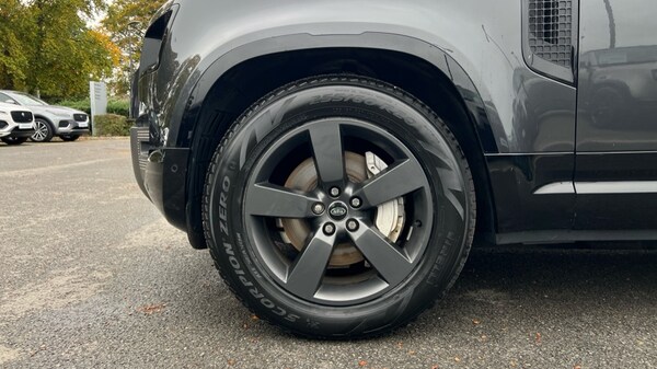 Used Land Rover Defender 2024 for sale - 76116985: Photo 31