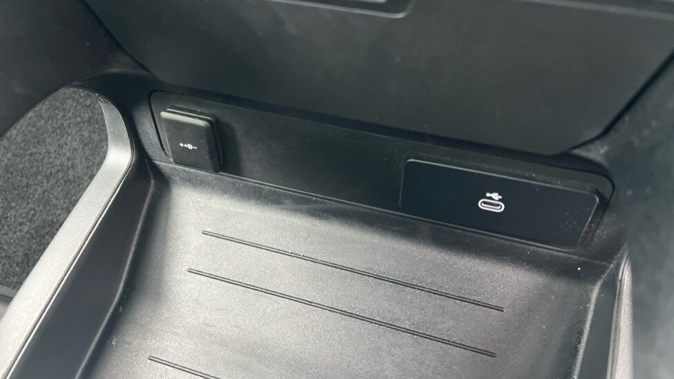 Used Land Rover Defender 2024 for sale - 76116985: Photo 47