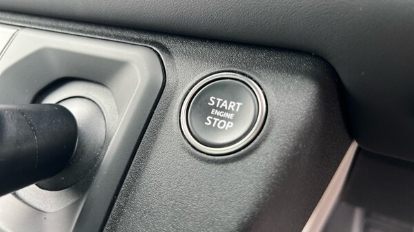 Used Land Rover Defender 2024 for sale - 76116985: Photo 48