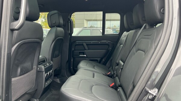 Used Land Rover Defender 2024 for sale - 76116985: Photo 4