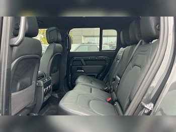 Used Land Rover Defender 2024 for sale - 76116985: Photo 4