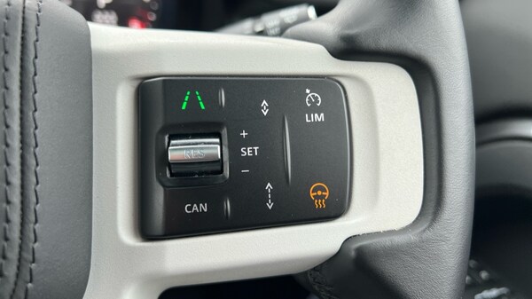 Used Land Rover Defender 2024 for sale - 76116985: Photo 62