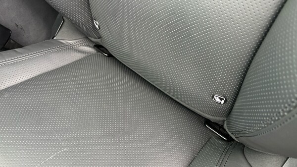 Used Land Rover Defender 2024 for sale - 76116985: Photo 75