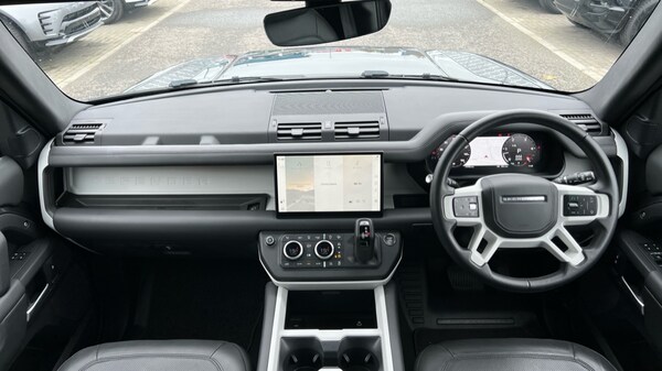 Used Land Rover Defender 2024 for sale - 76116985: Photo 9