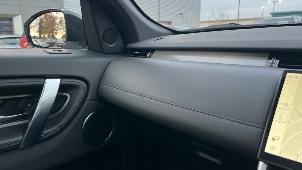 Used Land Rover Discovery Sport 2023 for sale - 76494035: Photo 22