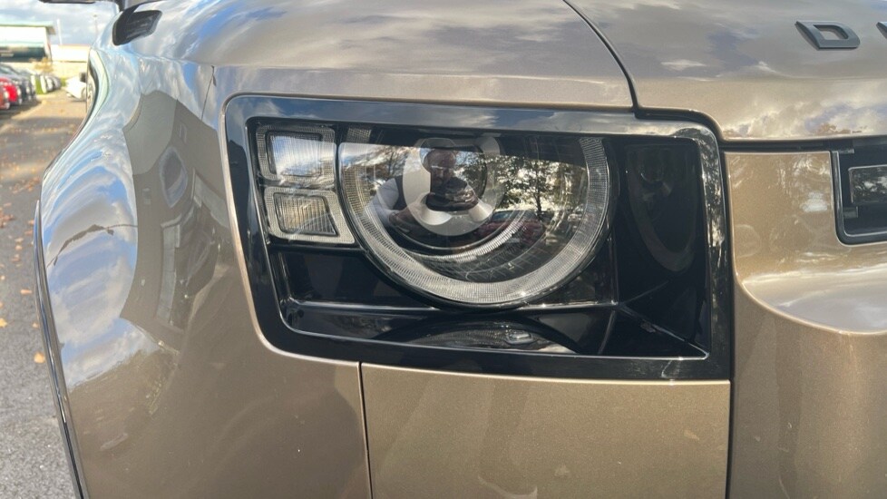 Used Land Rover Defender 2024 for sale - 76361935: Photo 17