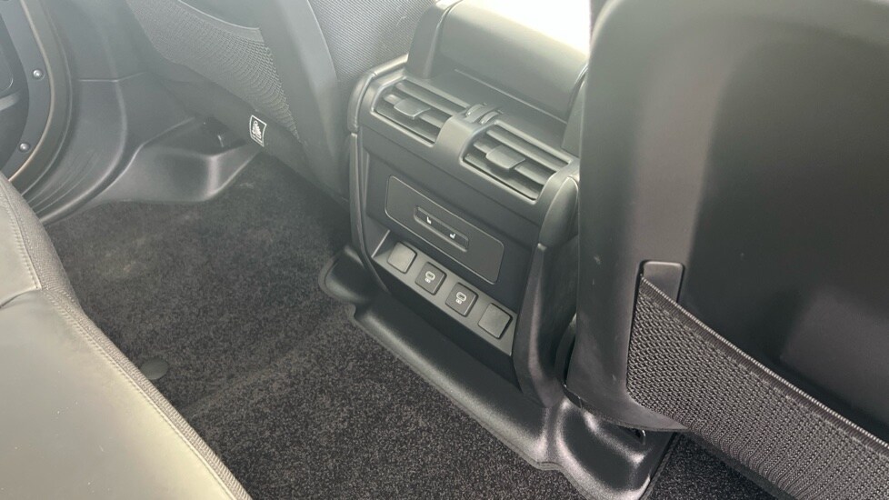 Used Land Rover Defender 2024 for sale - 76361935: Photo 18