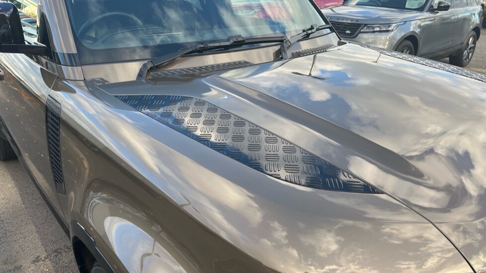 Used Land Rover Defender 2024 for sale - 76361935: Photo 21