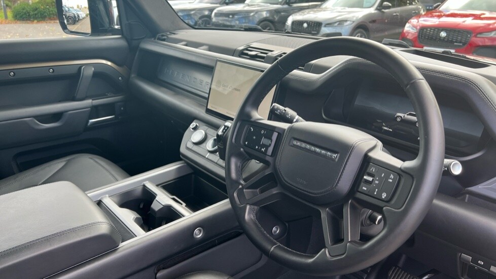 Used Land Rover Defender 2024 for sale - 76361935: Photo 28