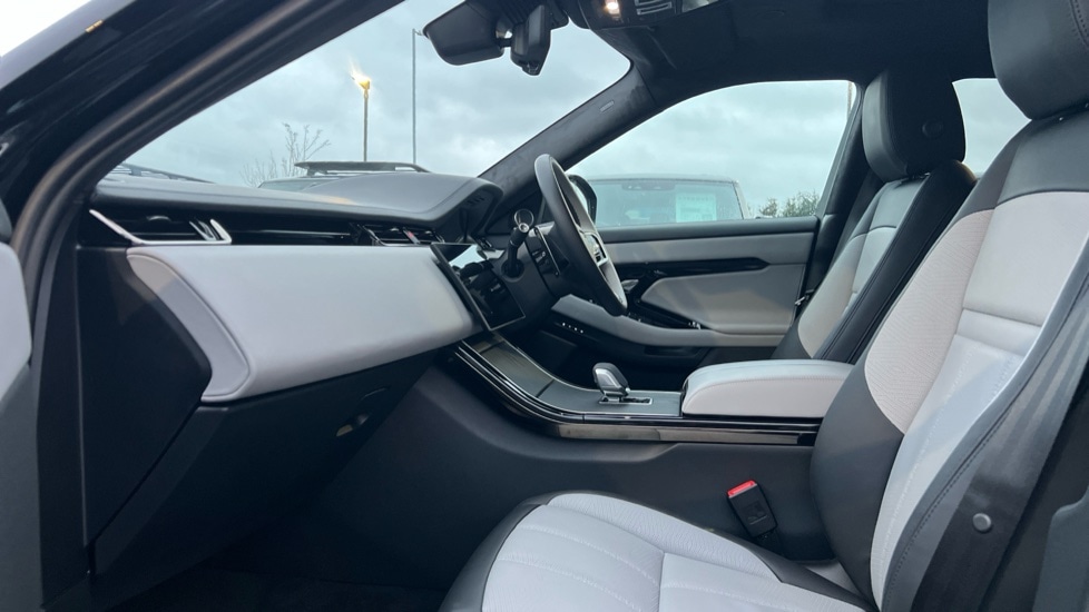 Used Land Rover Range Rover Evoque 2025 for sale - 76533910: Photo 3